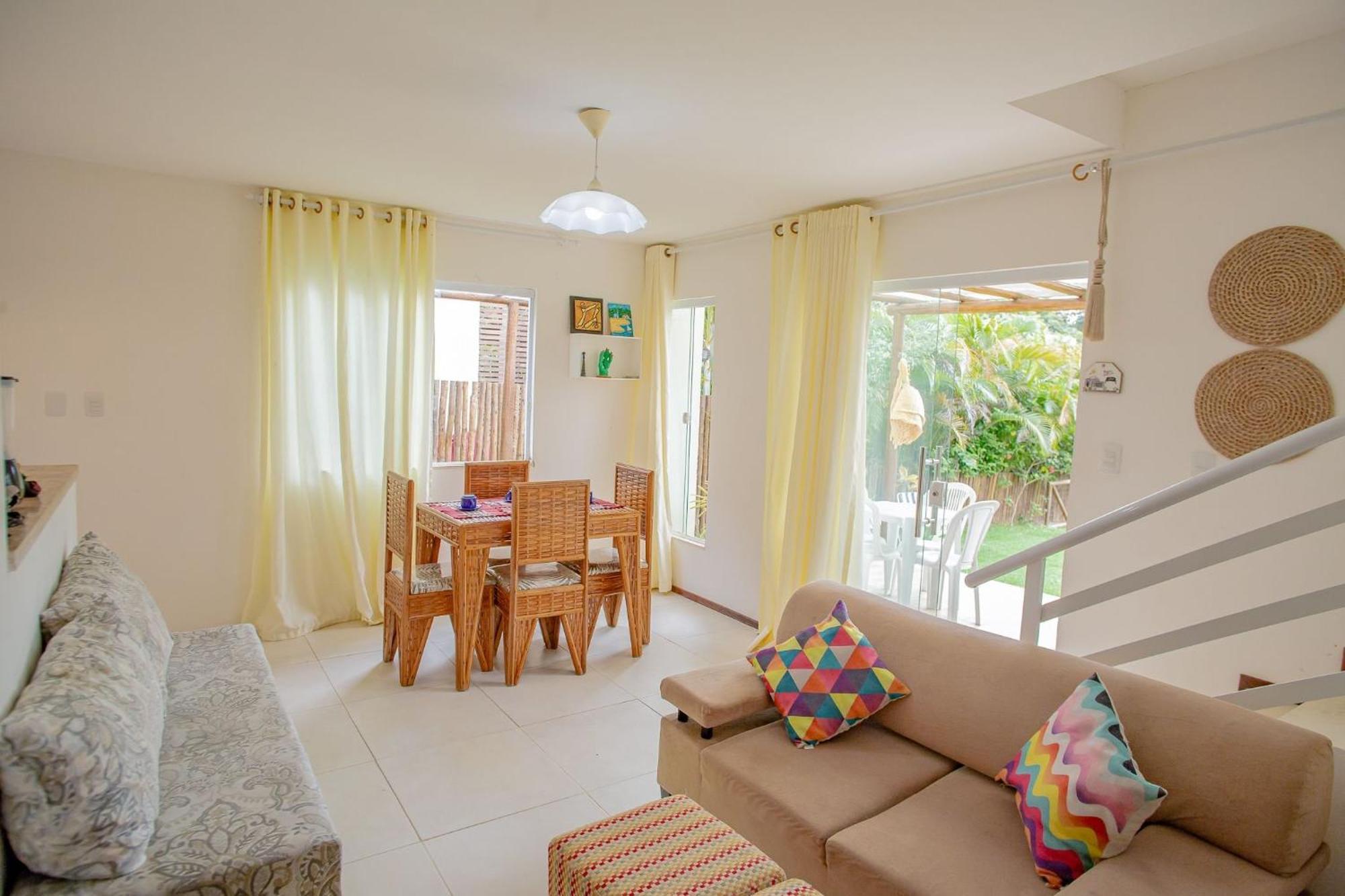 Casa Em Fechado, Com Piscina, Churrasqueira,wifi,estacionamento , Сasa de vacaciones