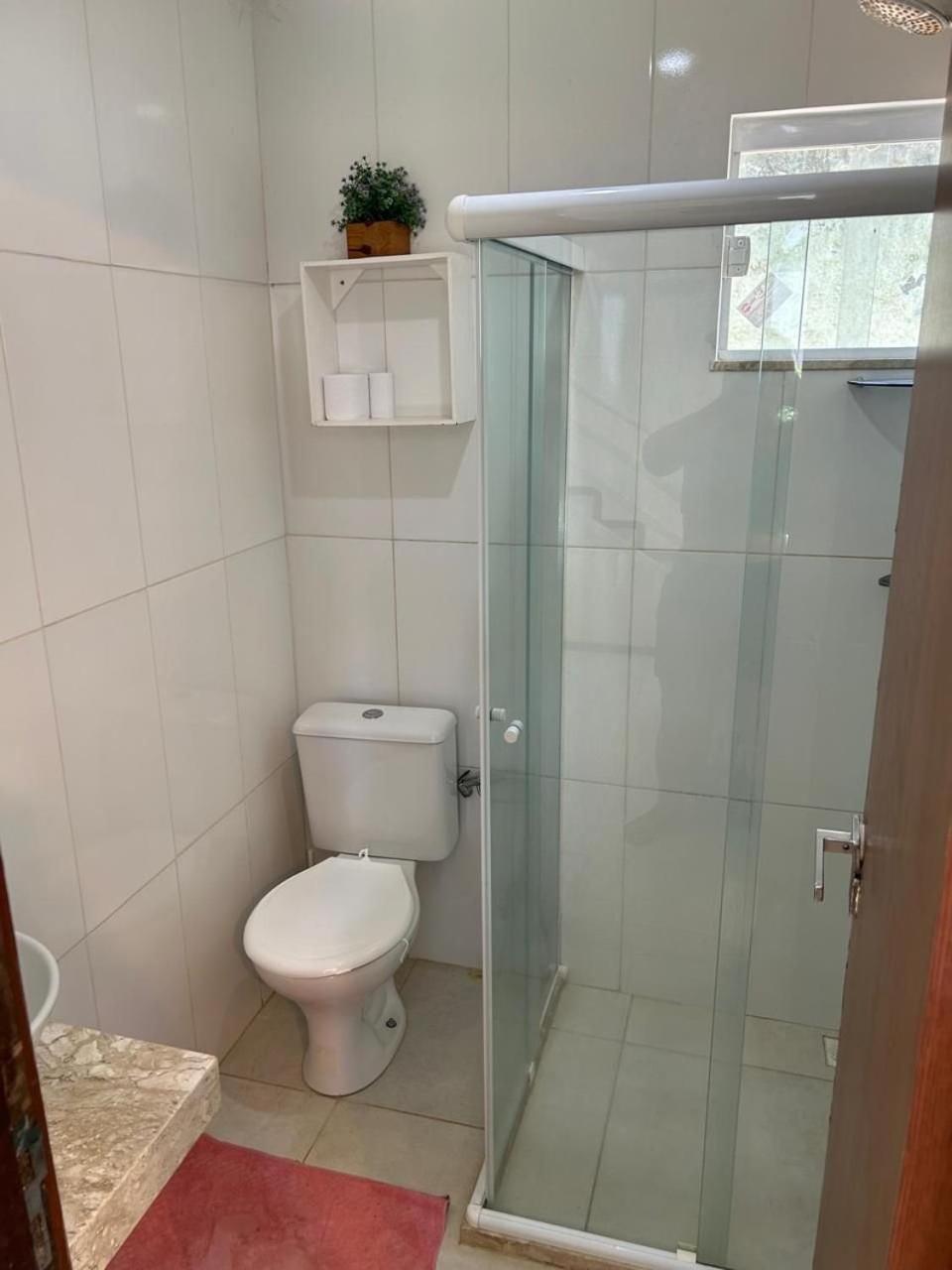 Casa Em Fechado, Com Piscina, Churrasqueira,wifi,estacionamento ,
