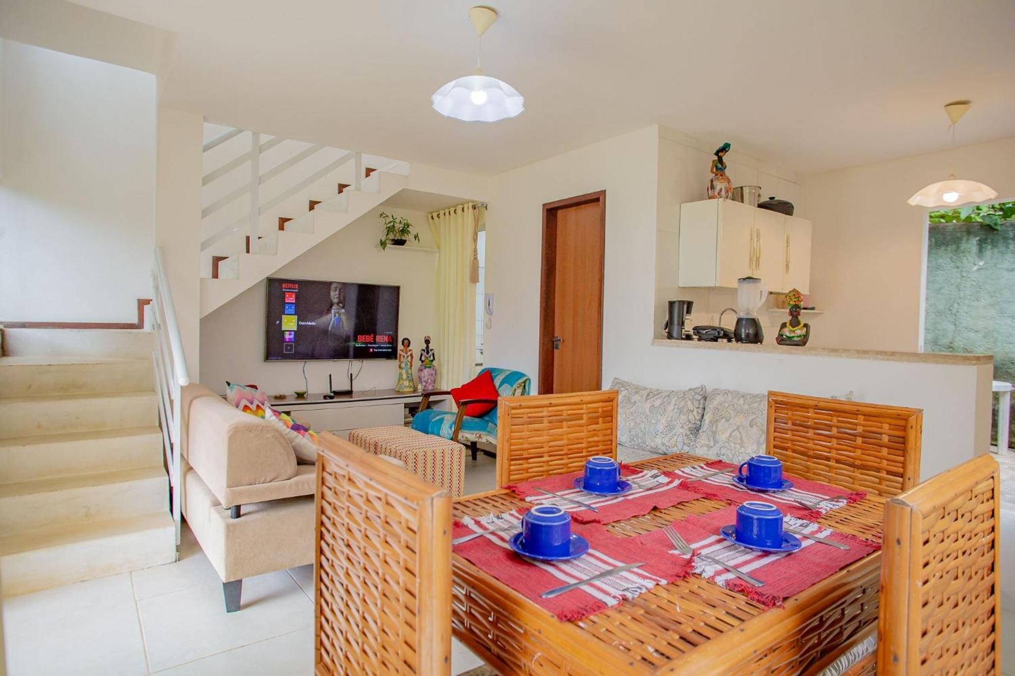 Casa Em Fechado, Com Piscina, Churrasqueira,wifi,estacionamento , * Praia do Forte